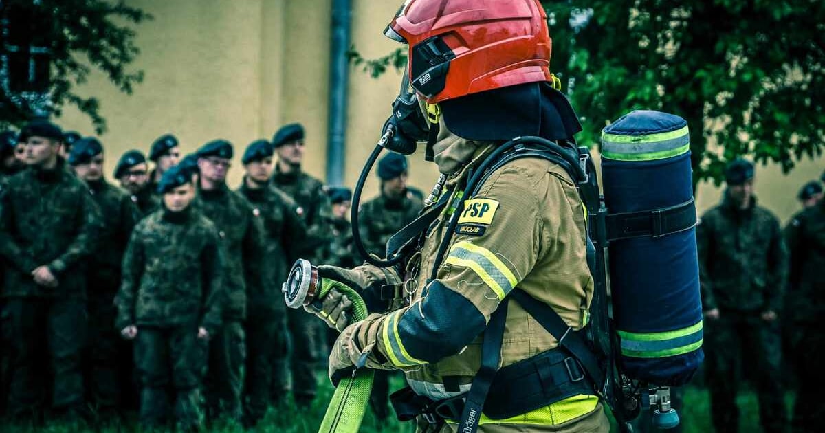 Pożar we wrocławskich koszarach. Na szczęście to tylko ćwiczenia