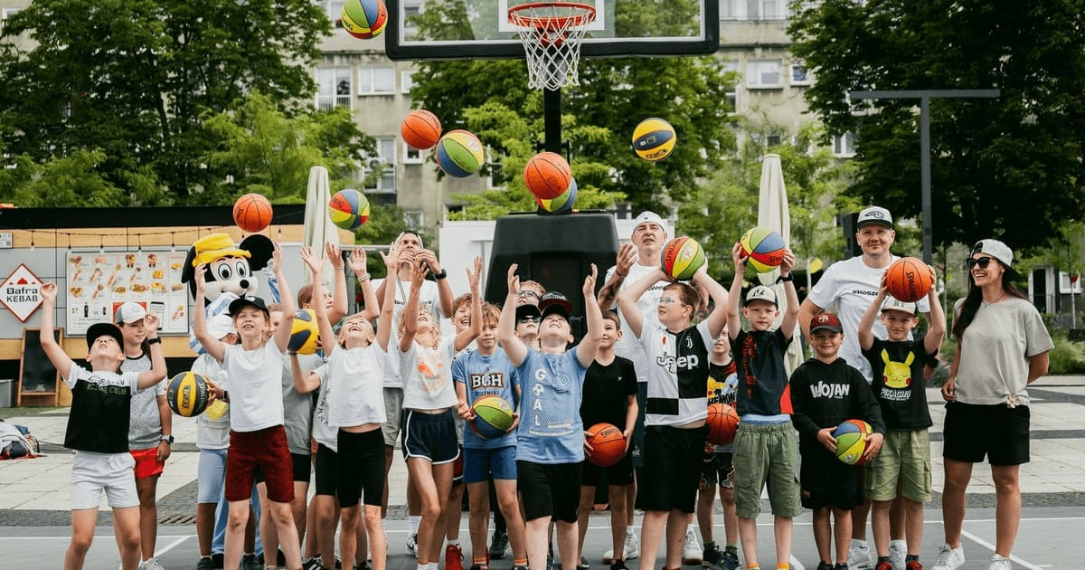 #KoszeWeWro 2026. Wrocław ponownie zagra w koszykówkę na Placu Nowy Targ. Zapisy