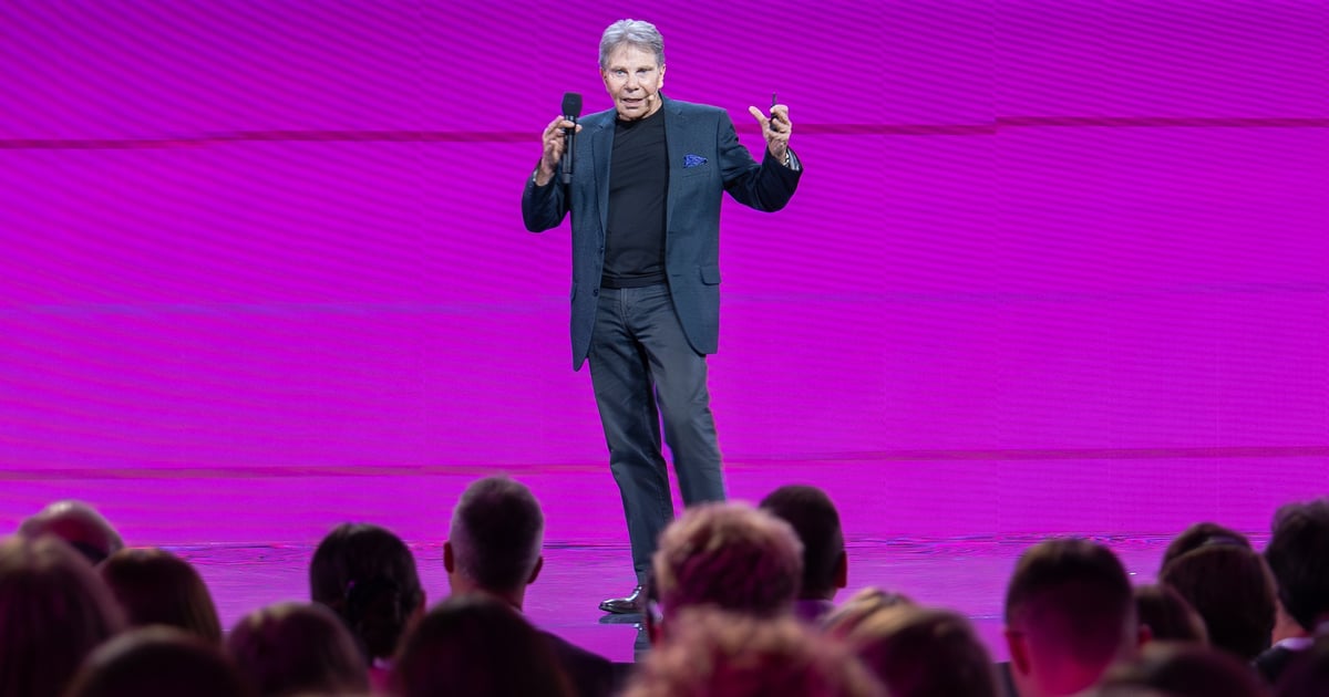 Jak zdobyć sympatię i wpływać na innych? Robert Cialdini na Kongresie Re_Mind