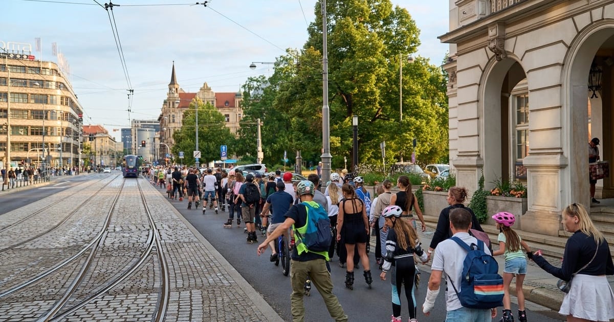 Dziś wieczorem rolkarze przejadą ulicami Wrocławia. Będą utrudnienia w ruchu | TRASA