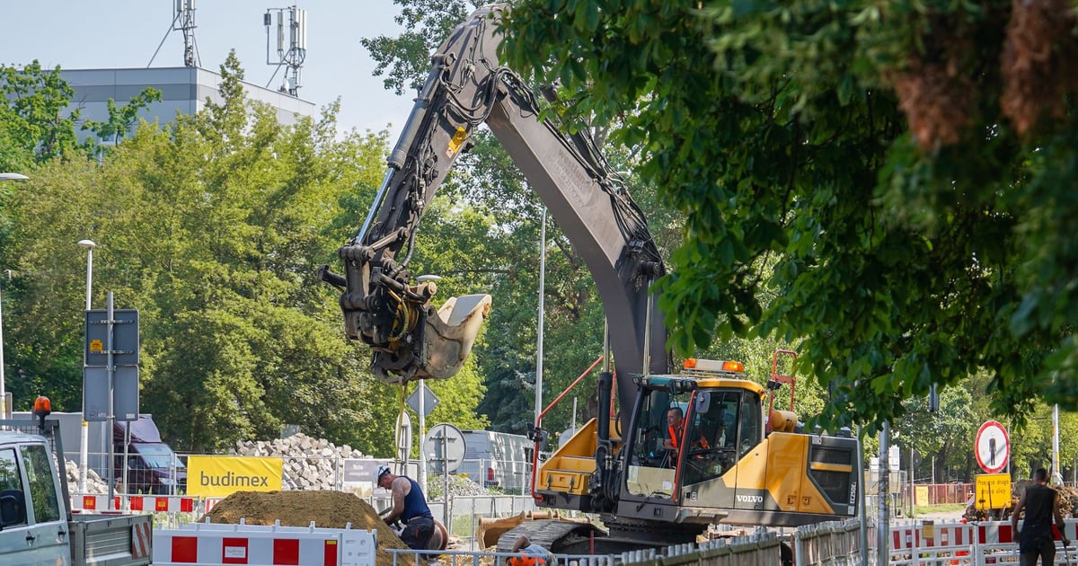 Była kolizja, ale prace idą naprzód. Co teraz dzieje się na Gajowickiej?