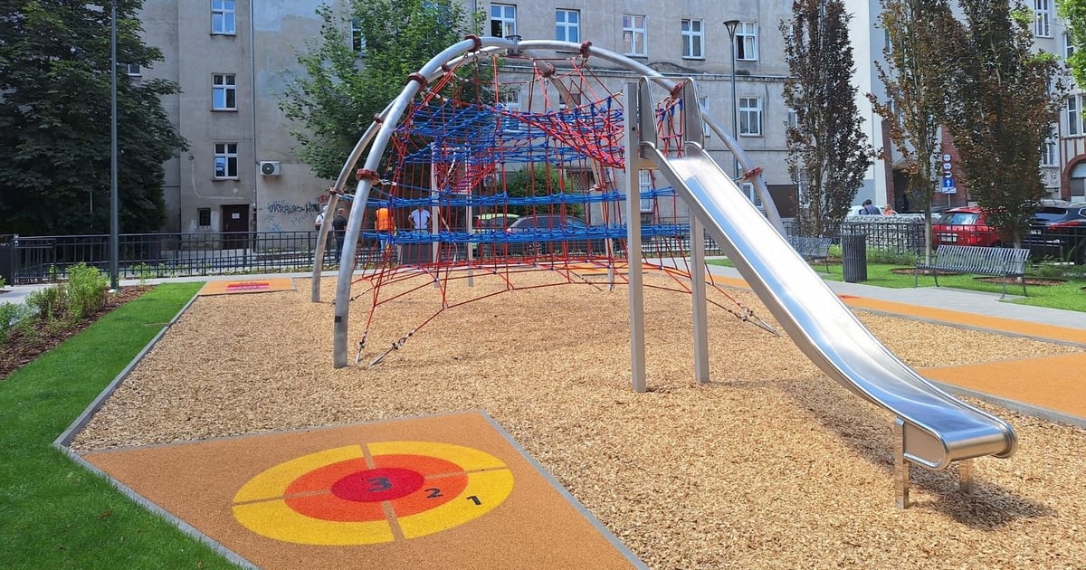 Wspinanie i gry podwórkowe czekają na podwórku przy ul. Nowej