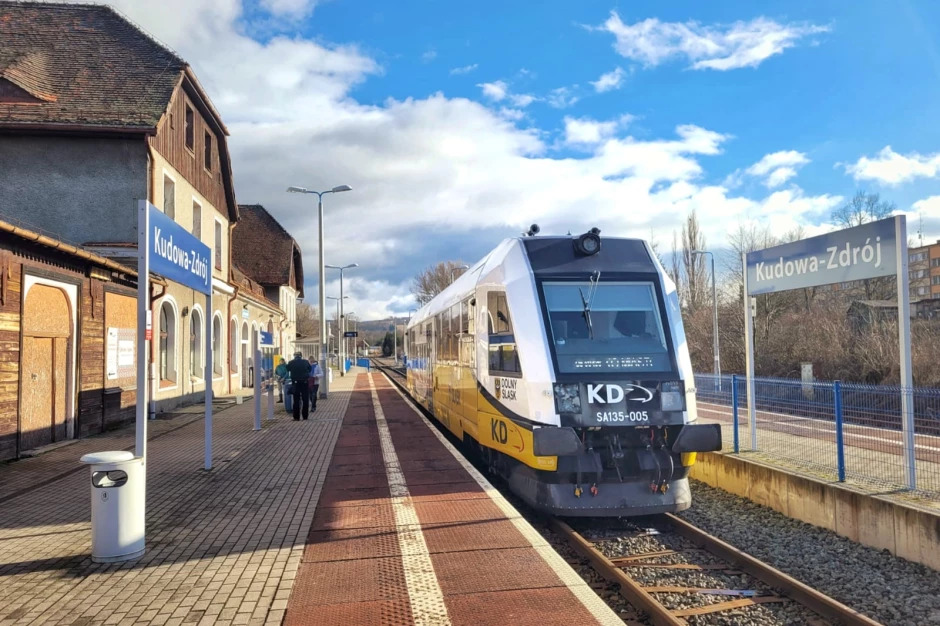 PKP planują modernizację dworców kolejowych w Lubaniu Śląskim i Kudowie - Zdrój