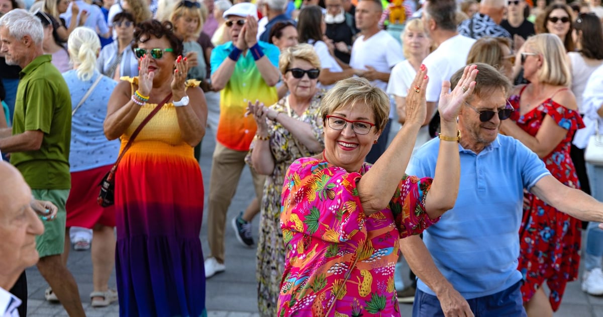Ale to była zabawa! Swingująca potańcówka na Placu Wolności | ZDJĘCIA