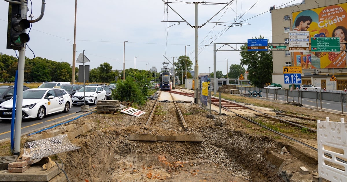 Na Traugutta stopniowo pojawia się nowy tor. Zaglądamy na budowę