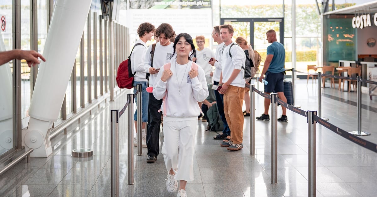 Uczniowie III LO we Wrocławiu polecieli na konferencję do Korei Południowej