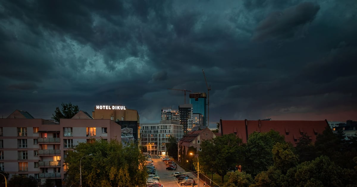 Uwaga! Przed nami upalny i burzowy piątek we Wrocławiu. Możliwy choćby grad
