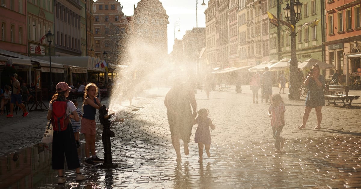 Upały zostaną z nami do czwartku. Ostrzeżenie IMGW drugiego stopnia