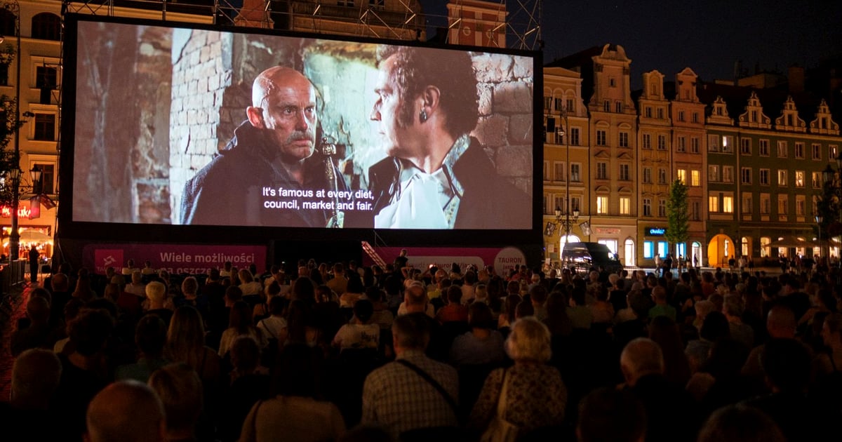 Specjalny, darmowy pokaz filmu „Pan Tadeusz” we wrocławskim Rynku | ZDJĘCIA