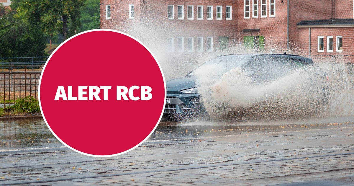 Silne ulewy i burze. Alert RCB i ostrzeżenie IMGW dla Wrocławia