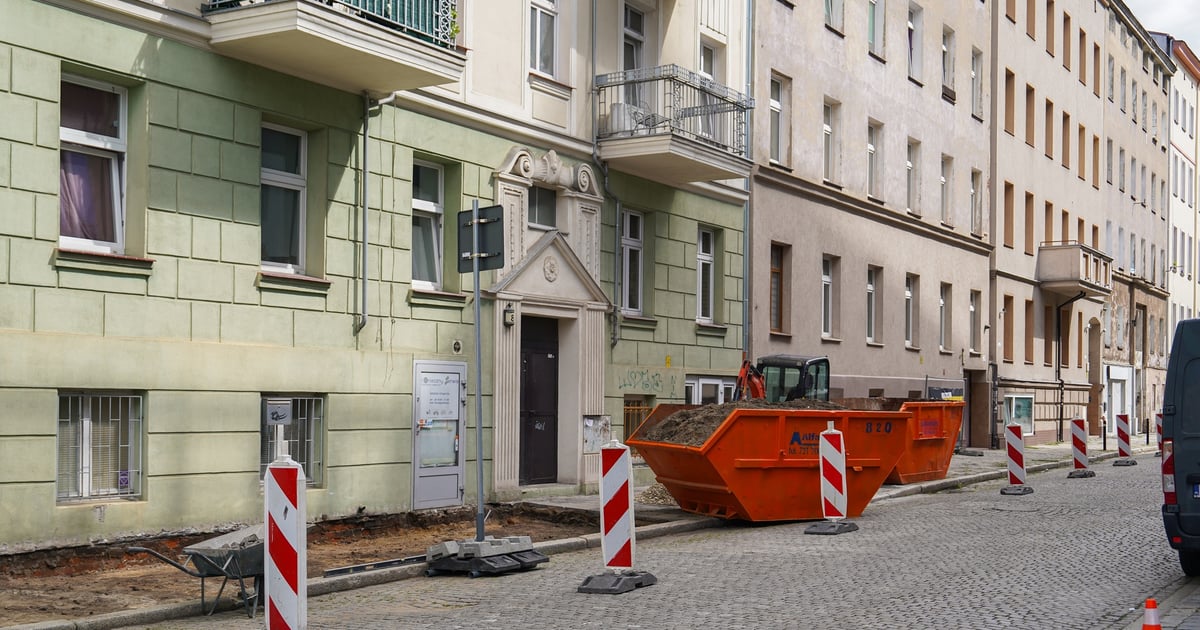 Chodnik w centrum miasta zostanie odnowiony. Nierówności znikną