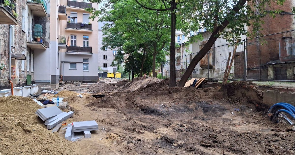 Na razie wielki wykop, ale to podwórze zmieni się za kilka miesięcy