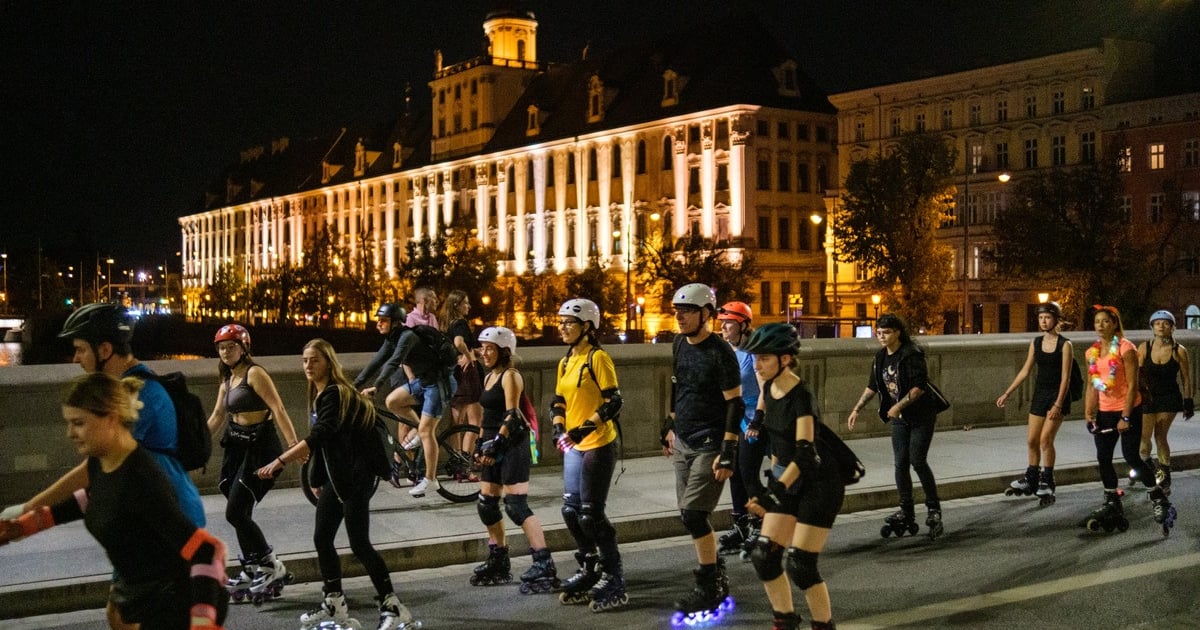 W piątkowy wieczór rolkarze przejechali przez miasto | Zdjęcia