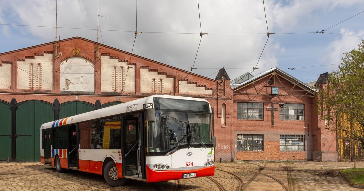 Wycieczka zabytkowym Solarisem po zakamarkach gminy Siechnice