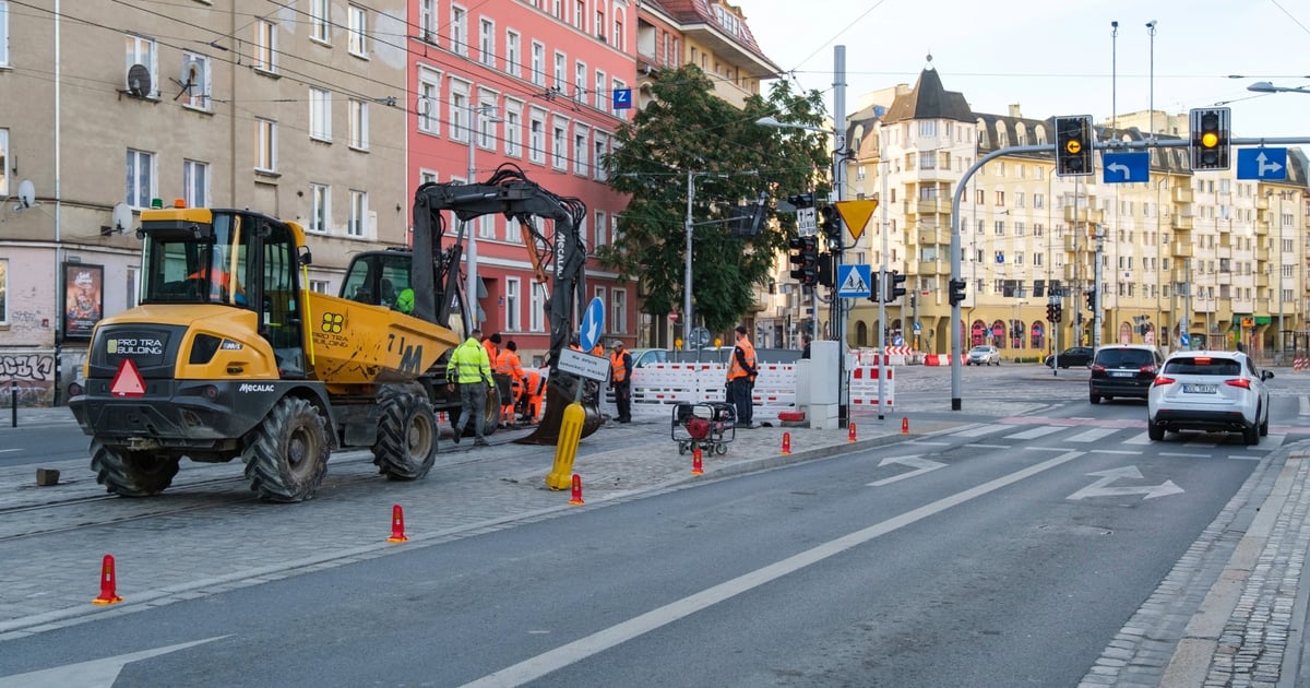 Ruszył remont kostki pod torowiskiem na Pomorskiej | ZDJĘCIA