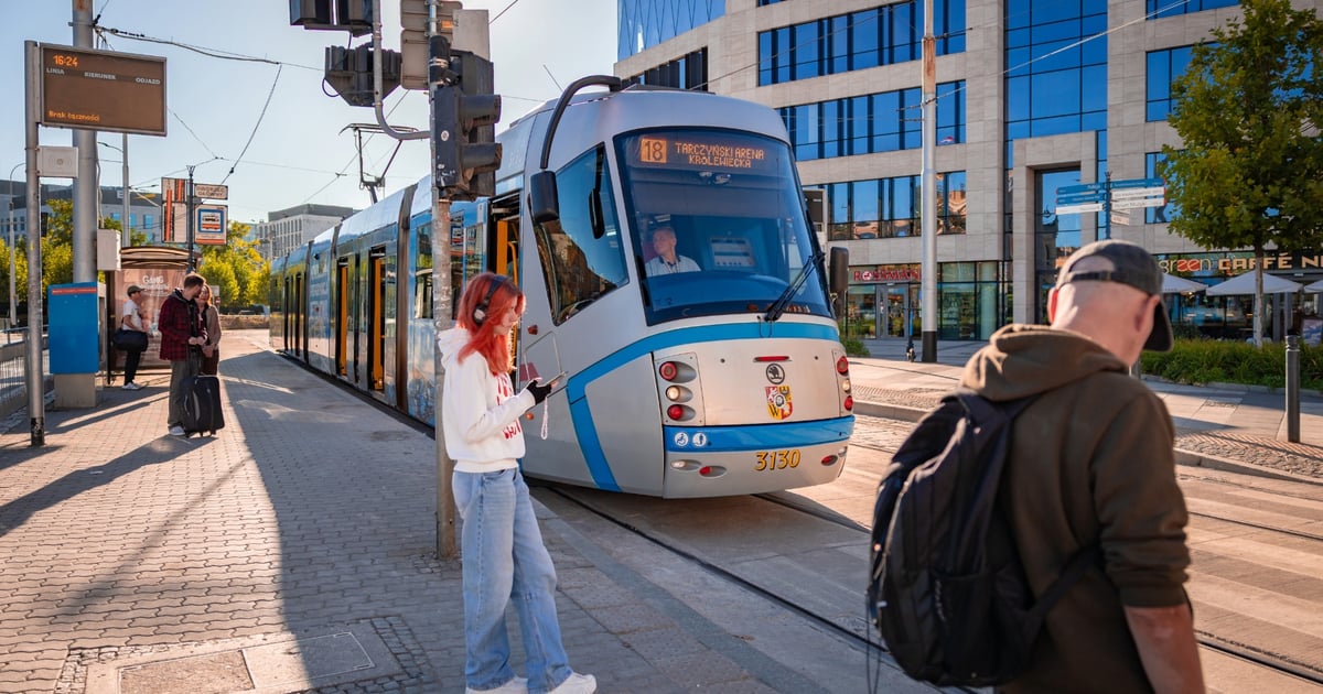 Od 26 września tramwaje wróciły na Peronową | ZDJĘCIA