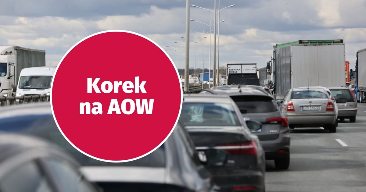 Utrudnienia na AOW. Przy węźle Stadion zderzyły się dwa pojazdy