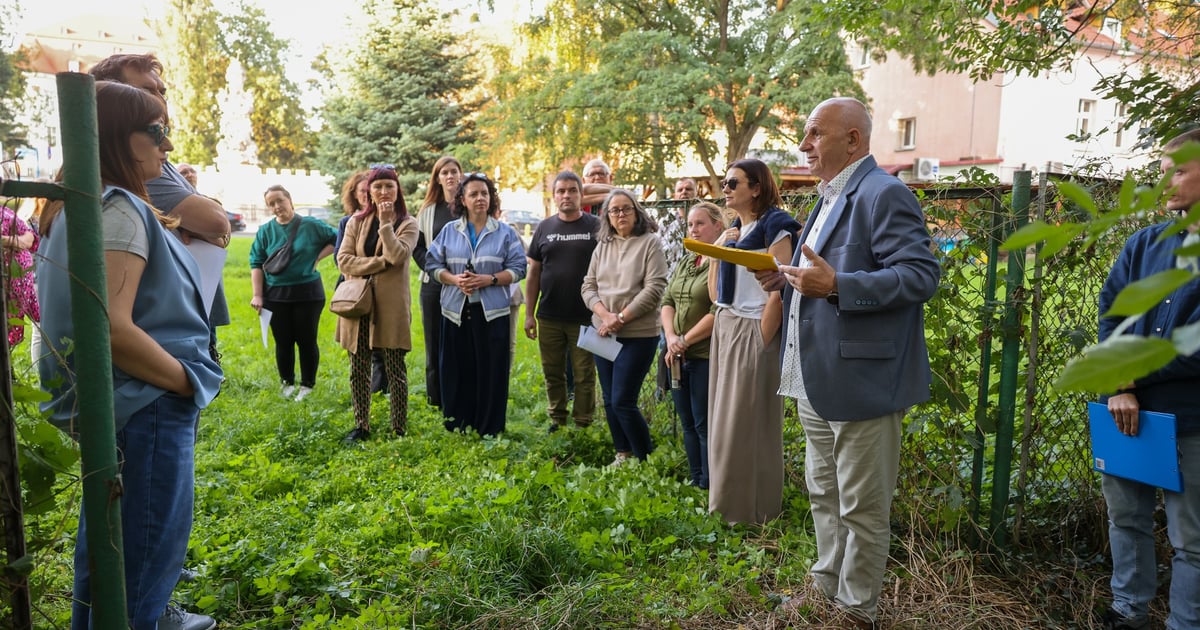 Prekonsultacje w sprawie podwórek na Leśnicy. Placemaking w praktyce