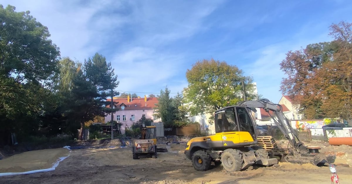 Trwa remont terenu po dawnym targowisku w Leśnicy. Co tu powstaje?