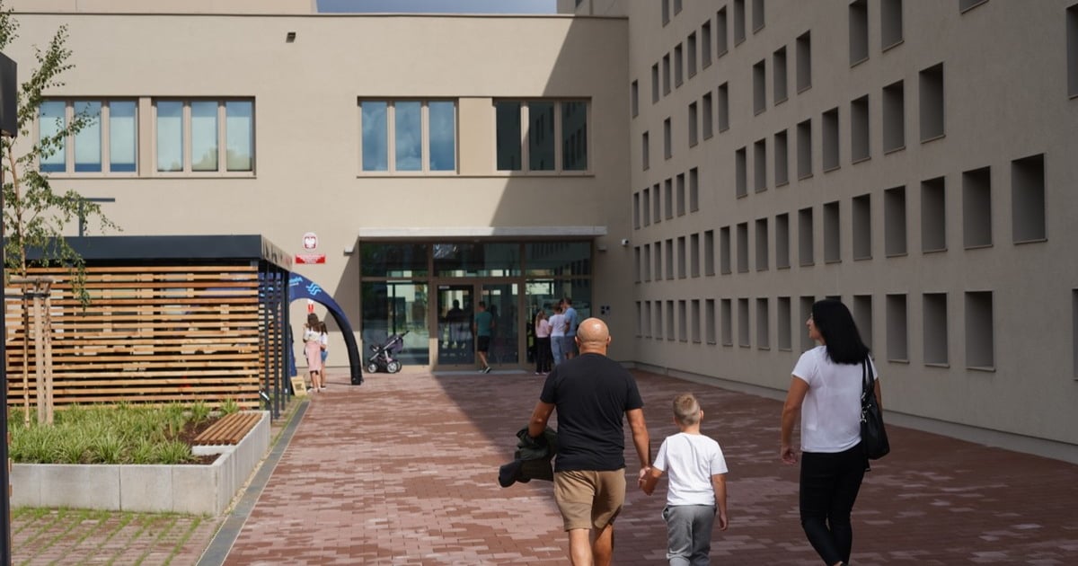 Dlaczego przy Smardzowskiej powstaje szkoła? | Komunikat UMW