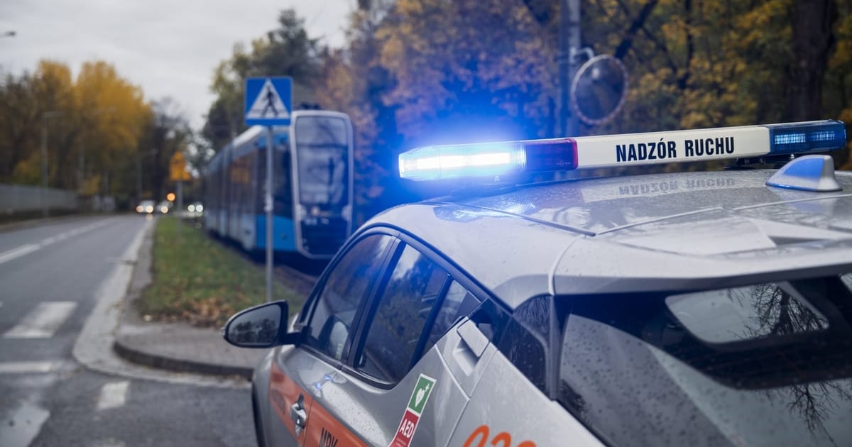 Ciężarówka uszkodziła sieć trakcyjną przy Grabiszyńskiej. Tramwaje kursują objazdem