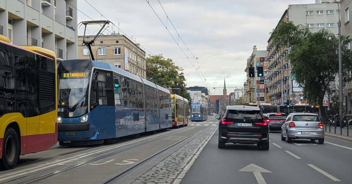 Awaria tramwaju na ul. Piłsudskiego. Tramwaje skierowane na objazdy