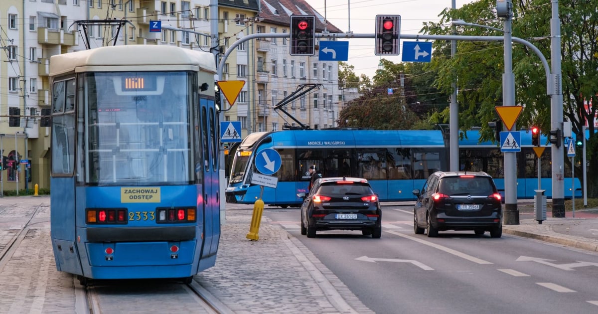 Przed Wszystkimi Świętymi tramwaje wróciły na ulicę Pomorską