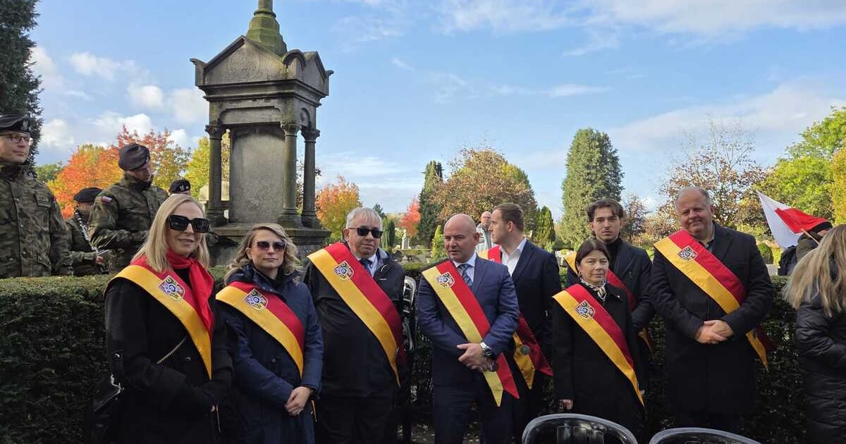 Delegacja z Wrocławia na obchodach rocznicy wyzwolenia Bredy