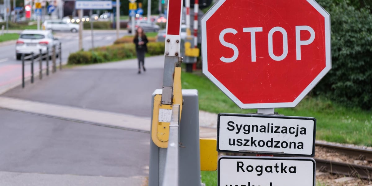 Uwaga kierowcy. Awaria rogatek na Strzegomskiej. Tworzą się korki