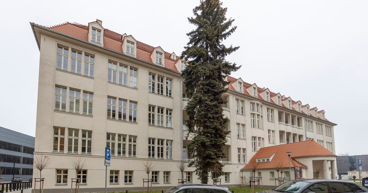 Dawny szpital Maxa Berga zajął Wydział Matematyki. Wkrótce dołączą stu ...