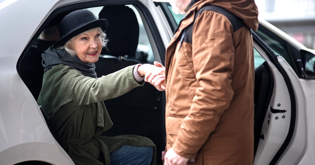 Darmowa taksówka dla seniora! Sprawdź zasady programu TAXI75+ oraz numery kontaktowe