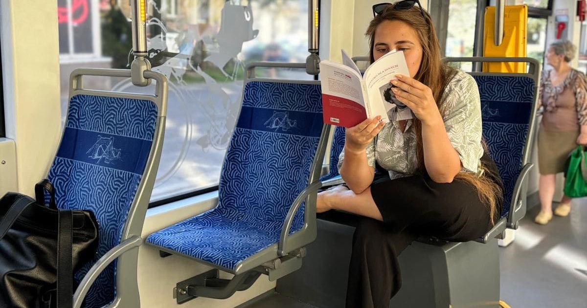 Książka zamiast biletu! W sobotę 24 sierpnia możesz jeździć komunikacją miejską za darmo