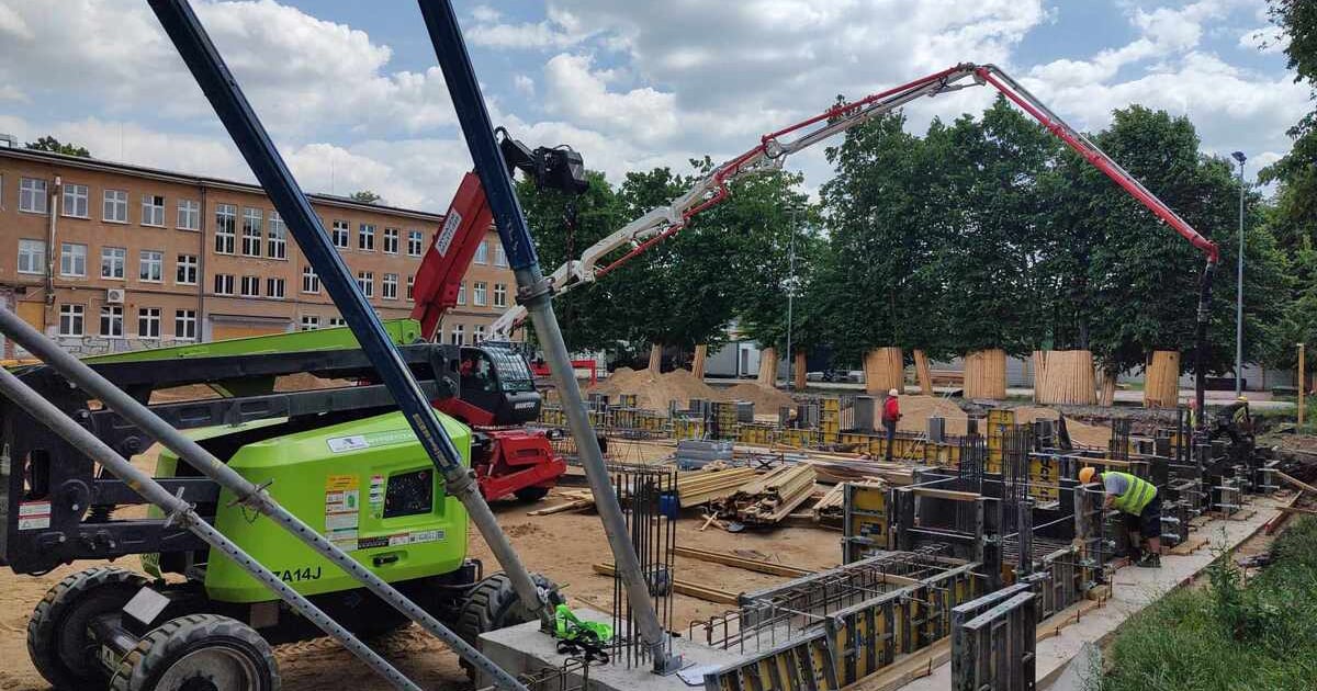 Rozbudowują niepubliczną szkołę przy Pautscha na Biskupinie [ZDJĘCIA]