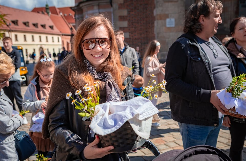 Wielkanoc 2025. Święcenie pokarmów przy wrocławskiej katedrze | GALERIA