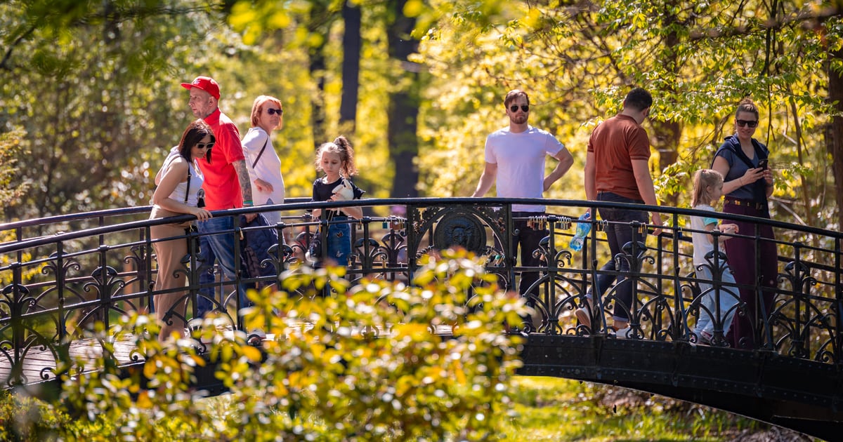 Piękna pogoda w pierwszy dzień świąt, wrocławianie na spacerach | Zdjęcia