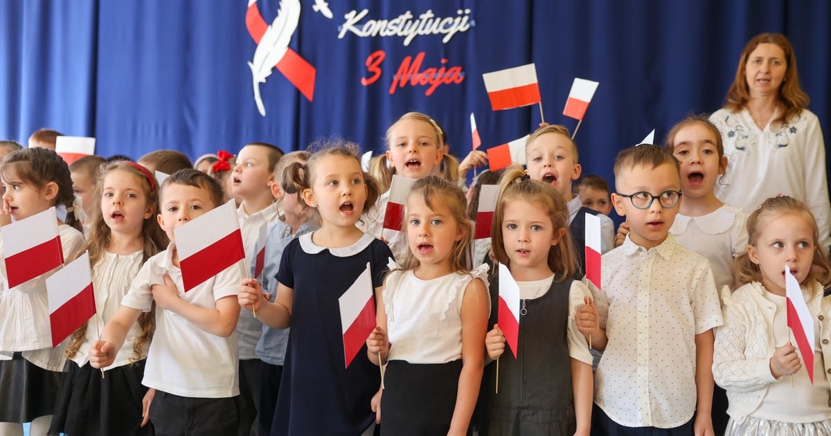 Uroczyście i radośnie! Biało-czerwony dzień w Przedszkolu na Karłowicach