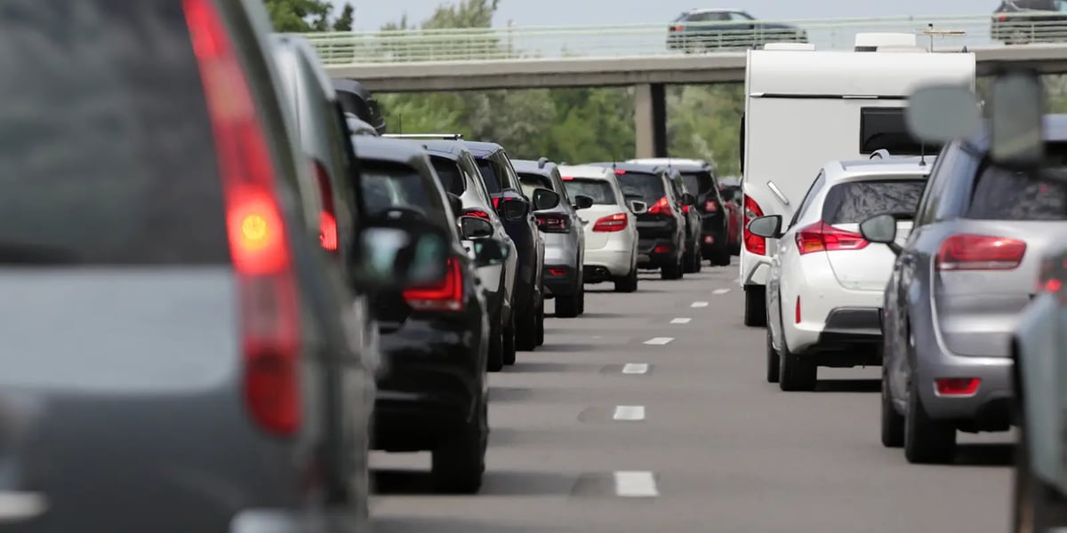 Na S8 zderzyły się trzy samochody. Korek ma ponad 10 km!