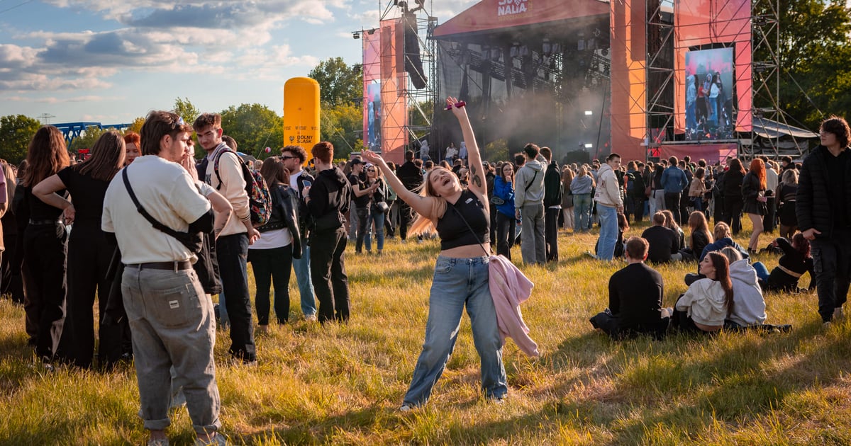 Trwają Juwenalia na Polach Osobowickich. Mamy zdjęcia z pierwszego dnia koncertów