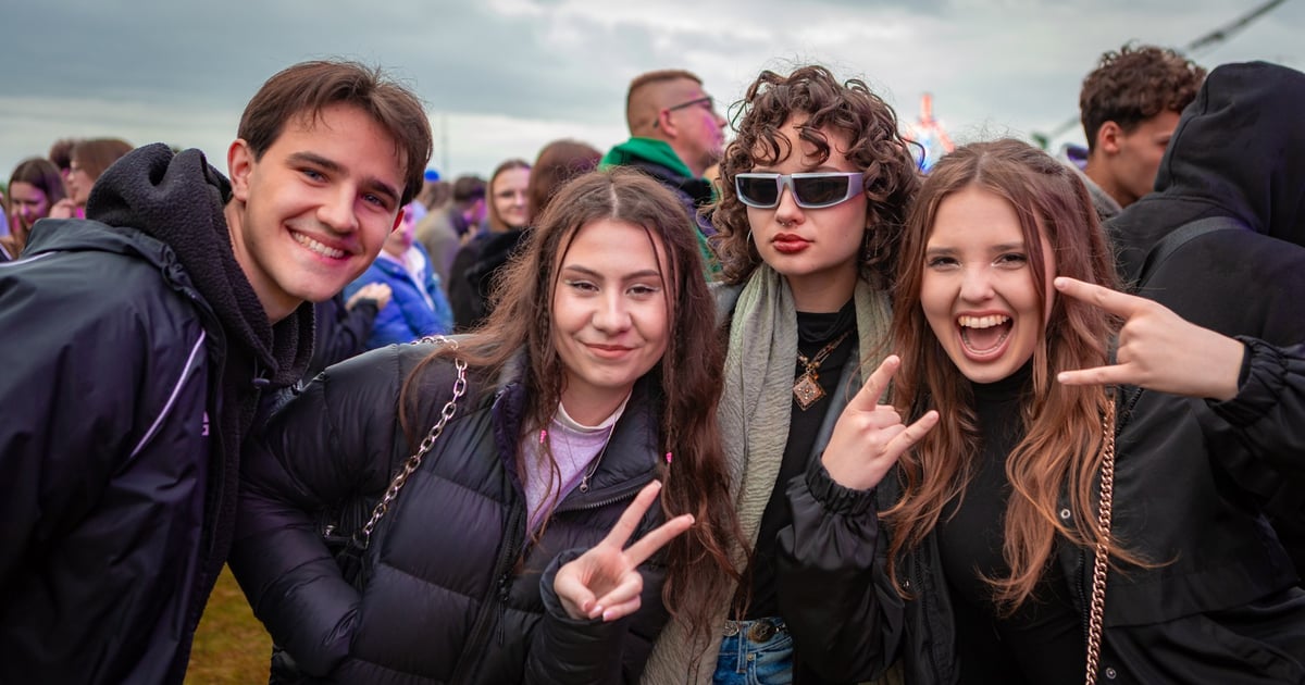 Deszczowe Juwenalia na Polach Osobowickich. Zdjęcia z drugiego dnia