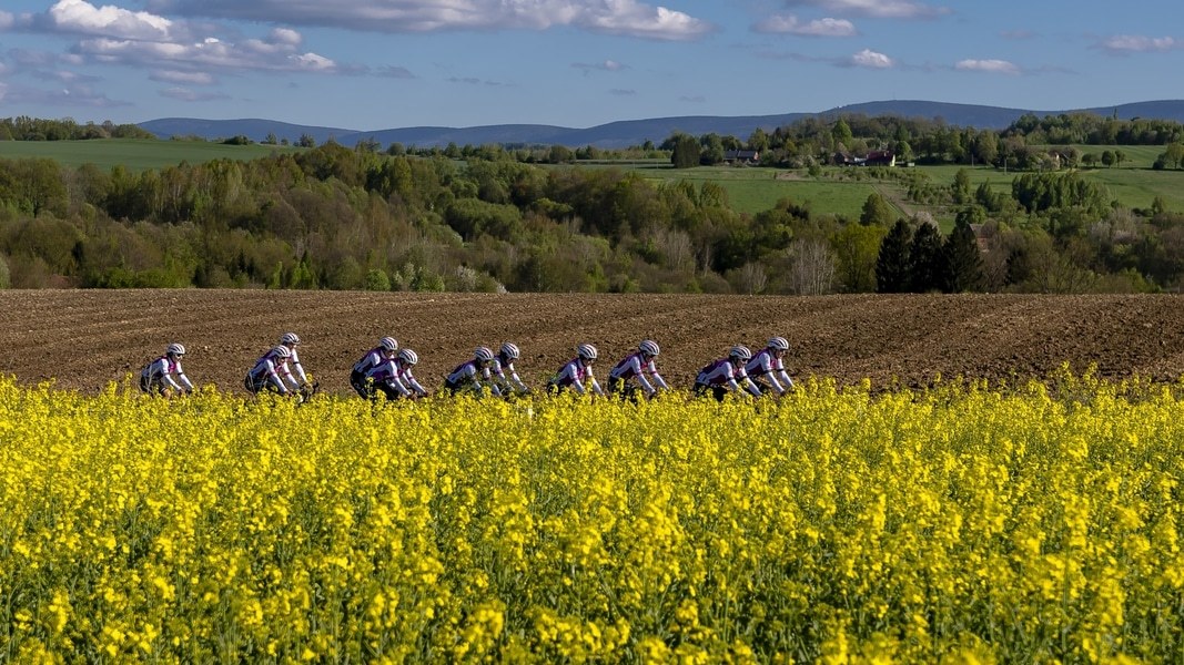 Kolarki z Wrocławia wyruszyły na trasę Tour de Feminin