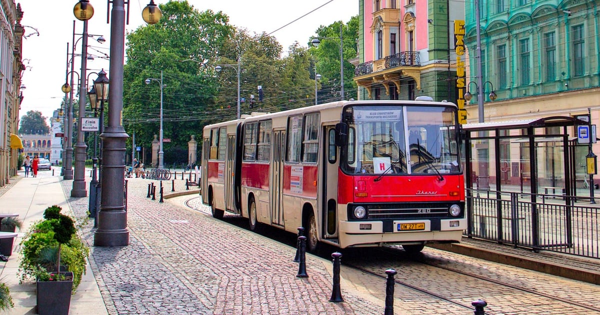 Śladami 113 - w zabytkowym Ikarusie wspominki o kursach sprzed 70 lat