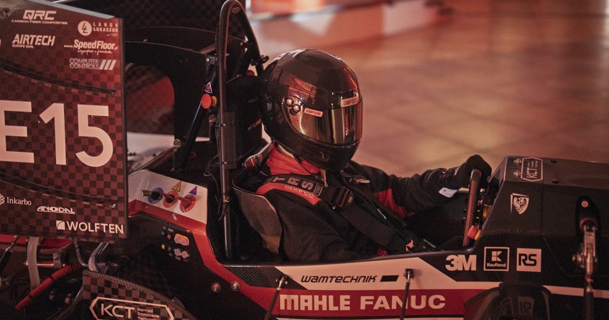 Ale cacko! Oto nowy bolid studentów z zespołu PWR Racing Team