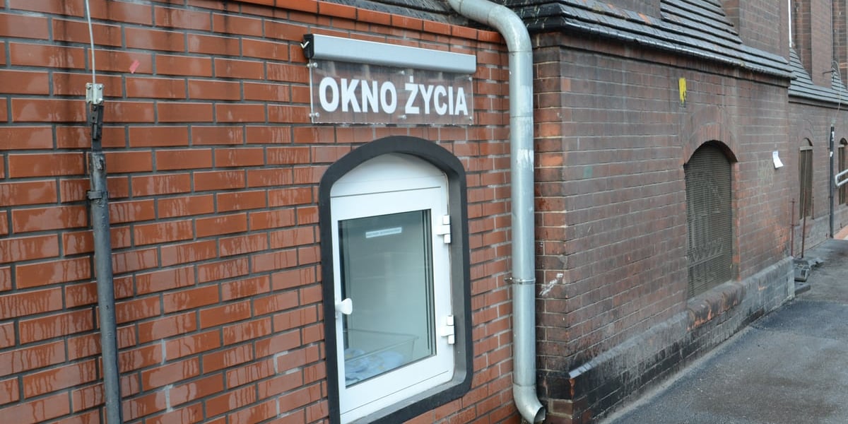 Kilkudniowa dziewczynka pojawiła się dziś we wrocławskim oknie życia