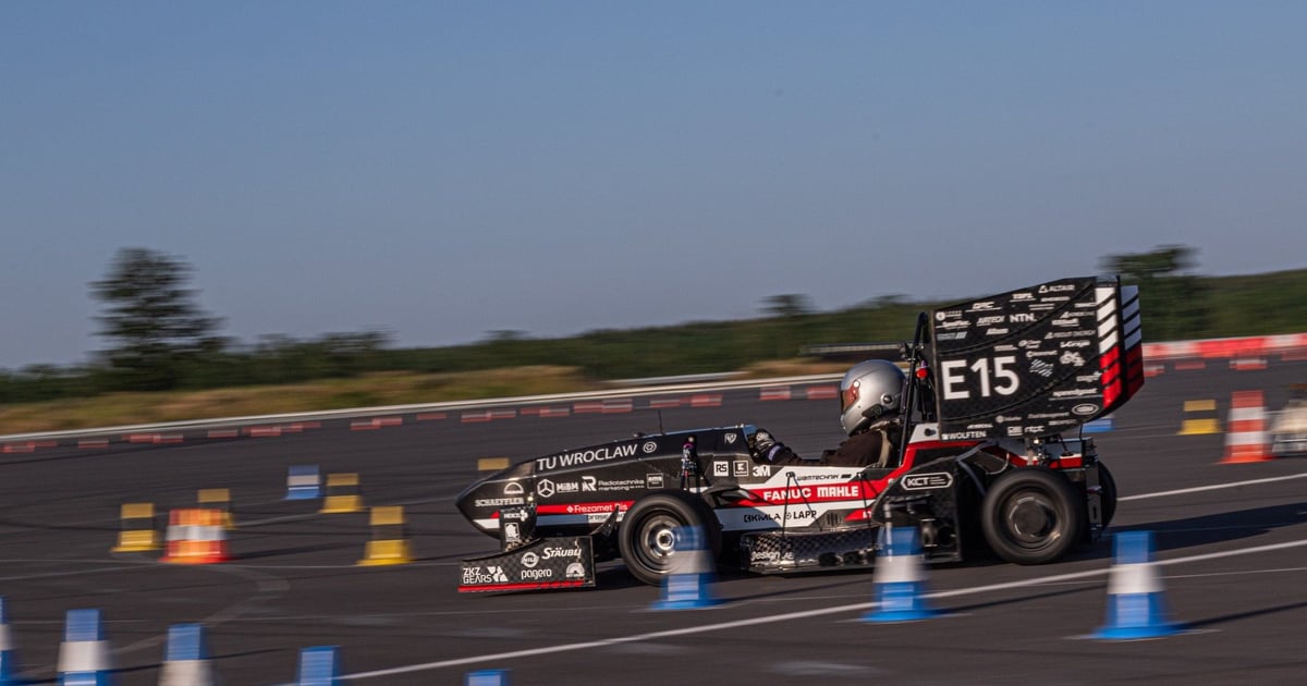 Sukces konstruktorów z Politechniki: ich bolid wygrał zawody na Węgrzech