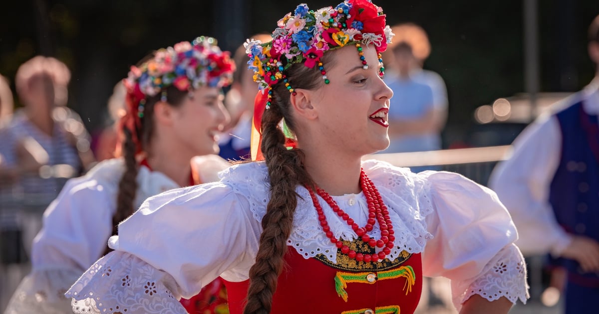 Potańcówki już są! Tak bawili się na pl. Wolności | ZDJĘCIA