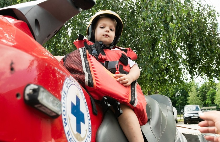 Woda: żywioł, który trzeba szanować. Piknik „Bezpieczne wakacje” w Hydropolis