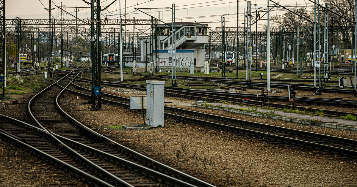 Zerwana sieć trakcyjna i spore utrudnienia na kolei | SZCZEGÓŁY
