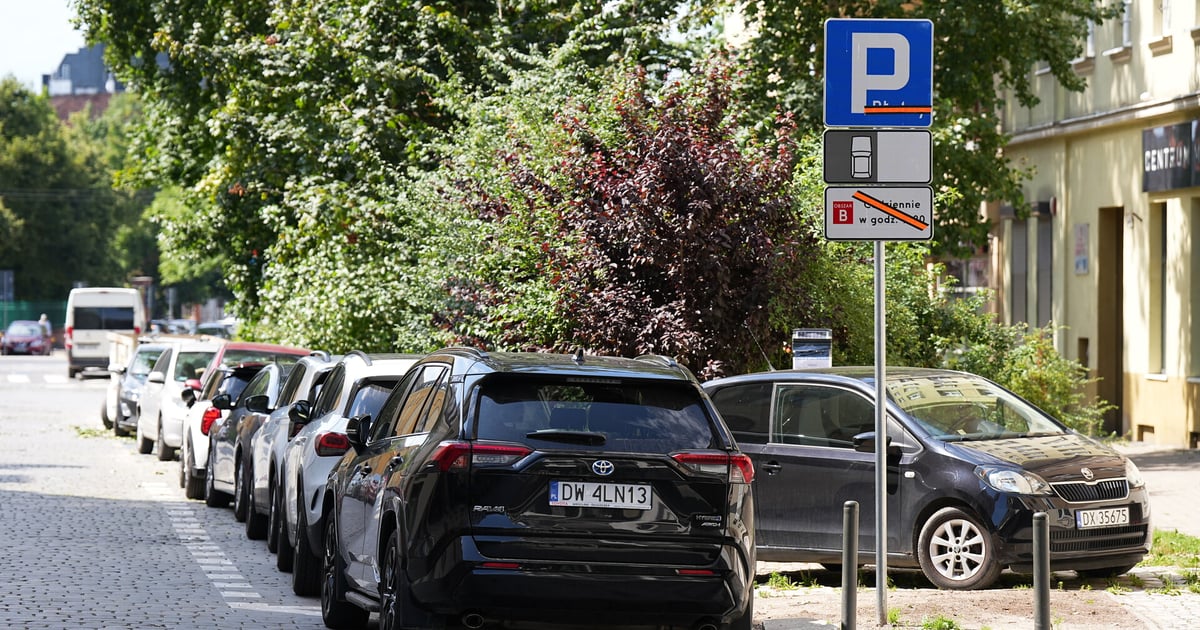 Zmiany w parkowaniu na Nadodrzu. Powstają płatne miejsca parkingowe