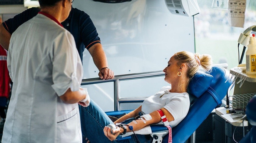 Nie tylko czekolada. Nowe pakiety regeneracyjne dla dawców krwi we Wrocławiu