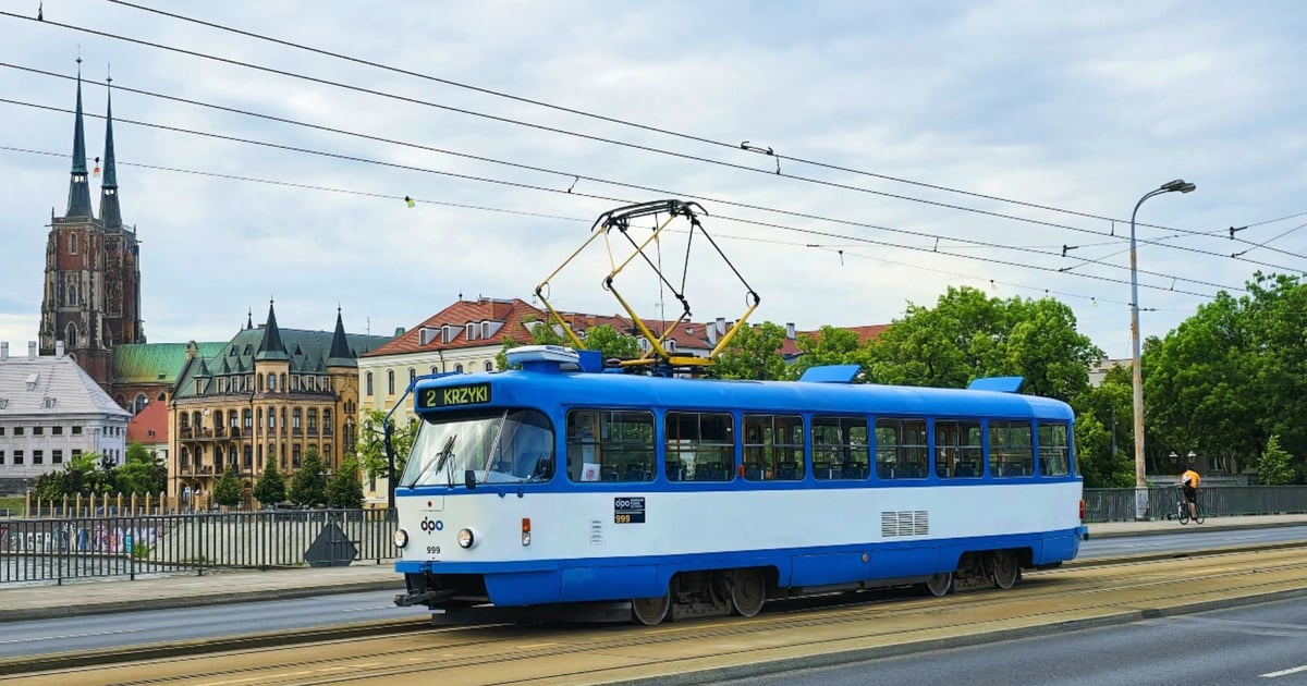 Znacie ten niezwykły tramwaj? Można nim pozwiedzać Wrocław w sierpniu